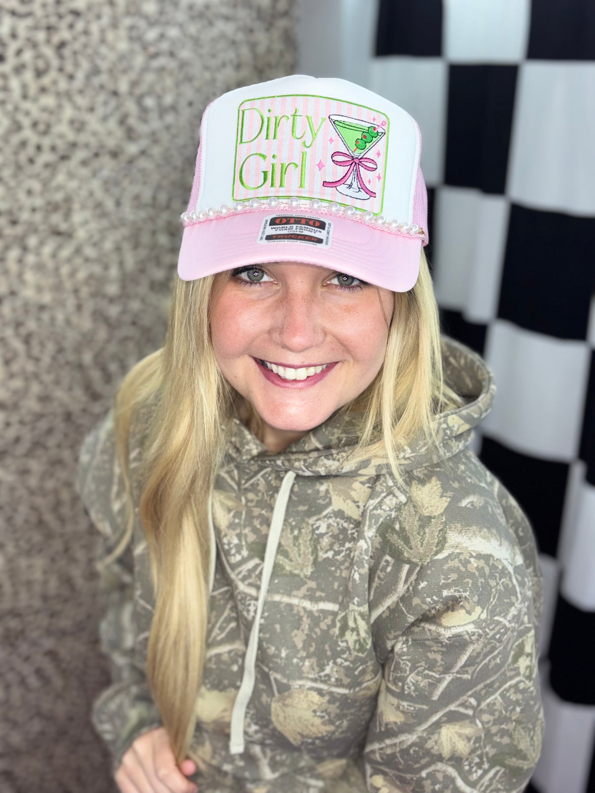 Dirty girl hat with patch