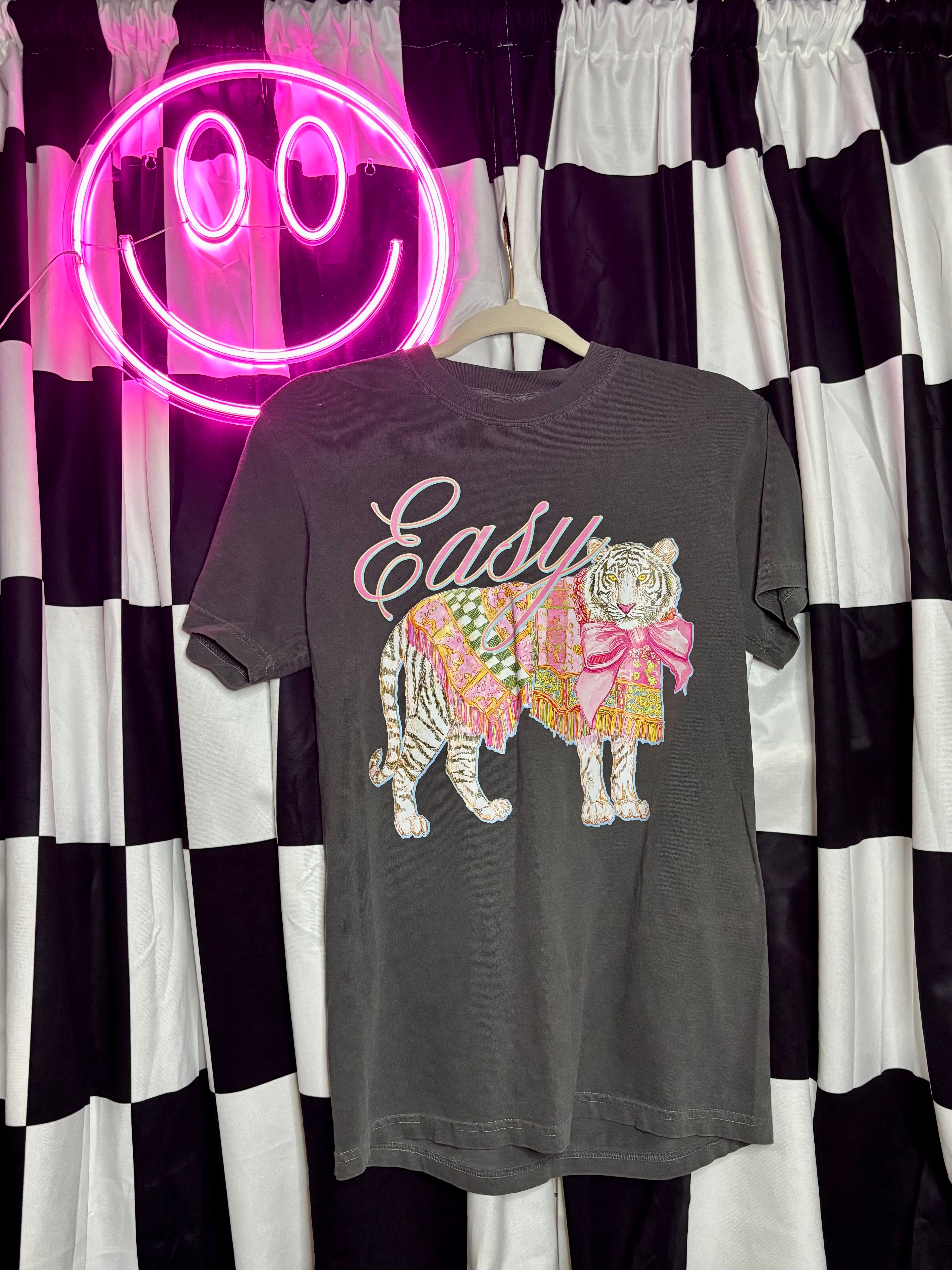 Easy tiger graphic tee