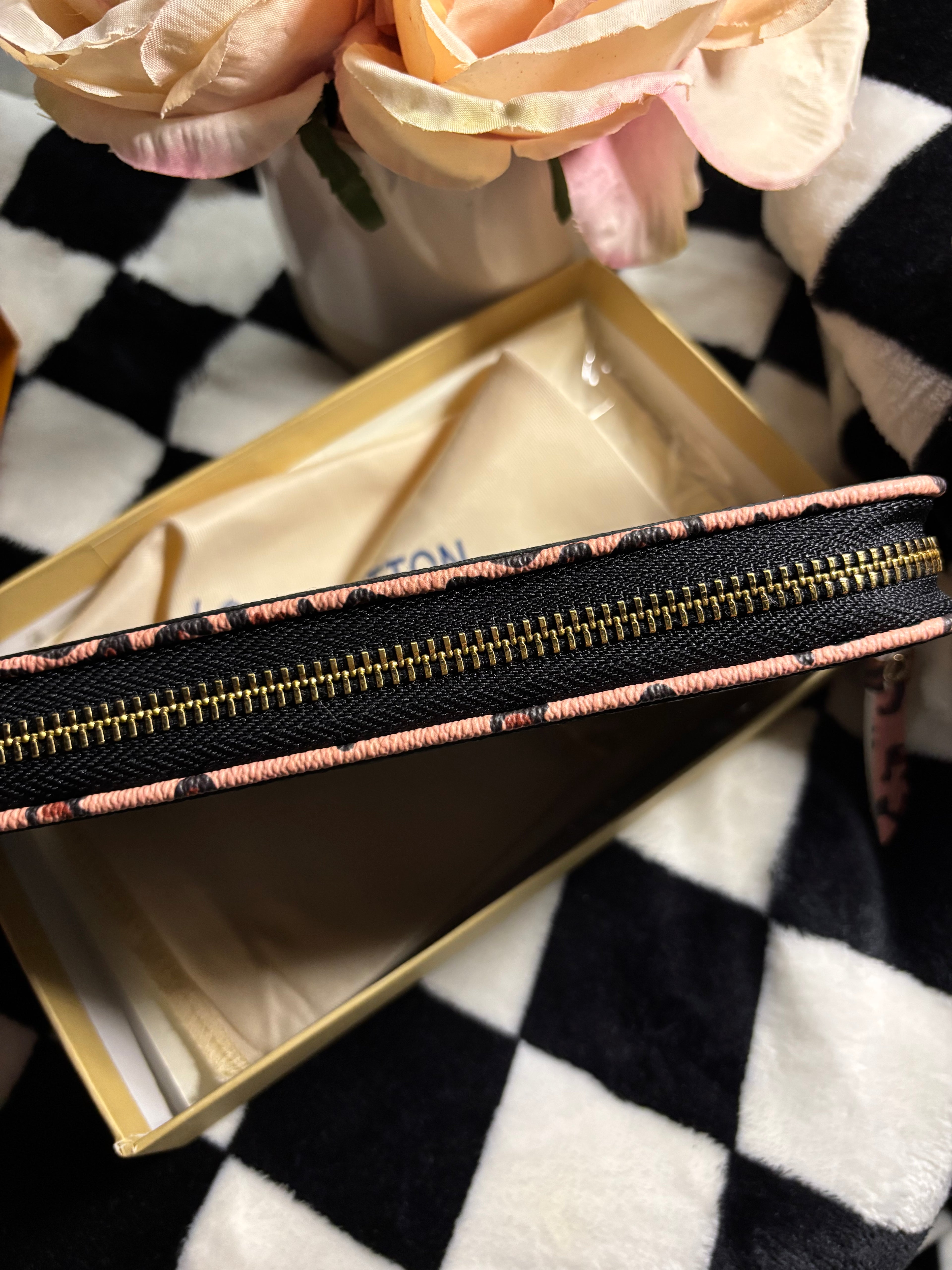 LV Wallet Dupe - Black Leopard