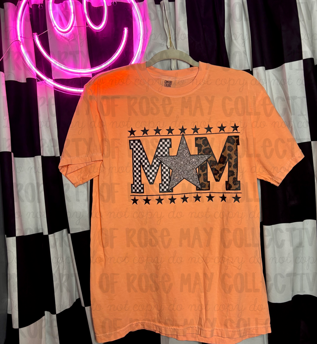 Mom star graphic tee