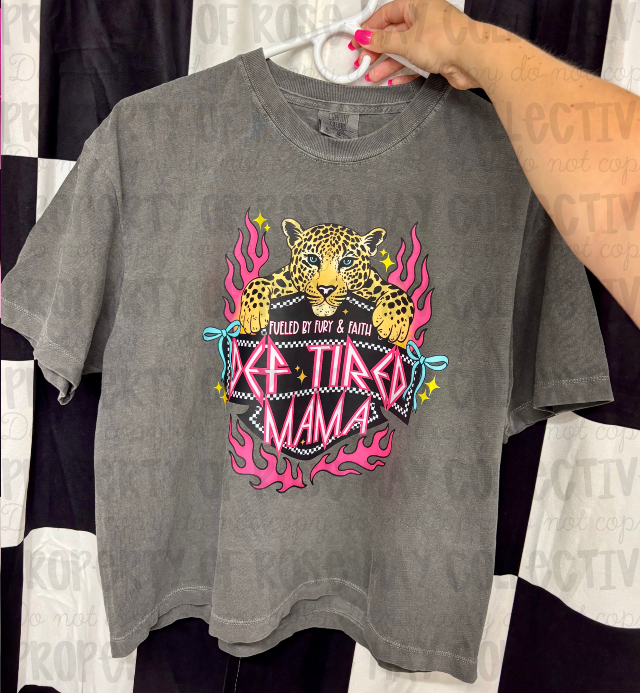 Def tired mama cropped graphic tee