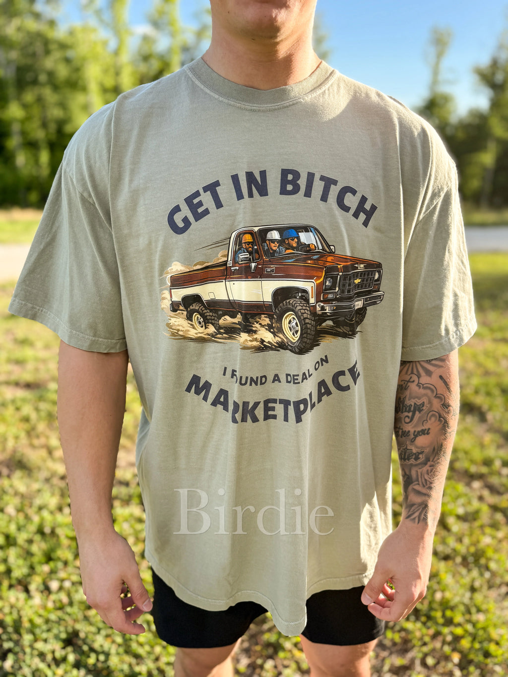Marketplace Graphic Tee on Sandstone