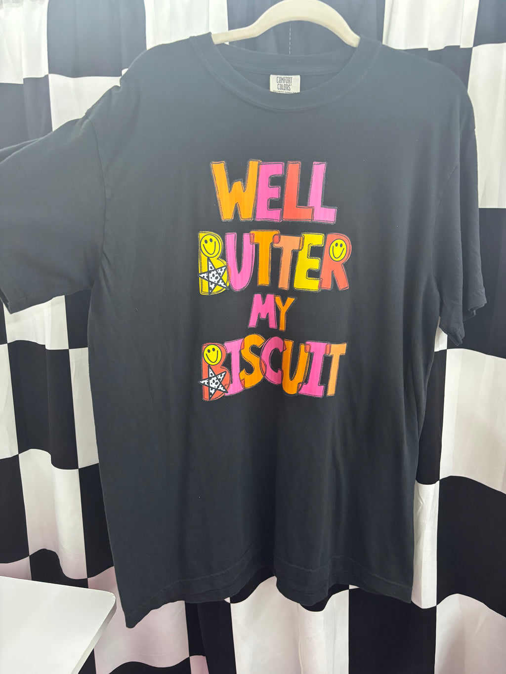 Butter my biscuit graphic tee